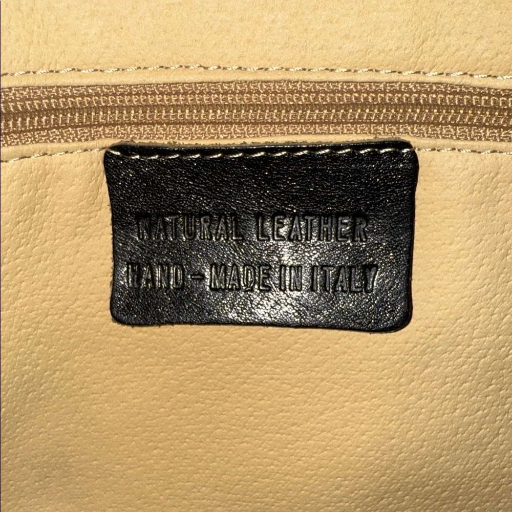 Made in Italy - Italian Leather Travel Shoulder Bag Bkack - Picture 2 of 7